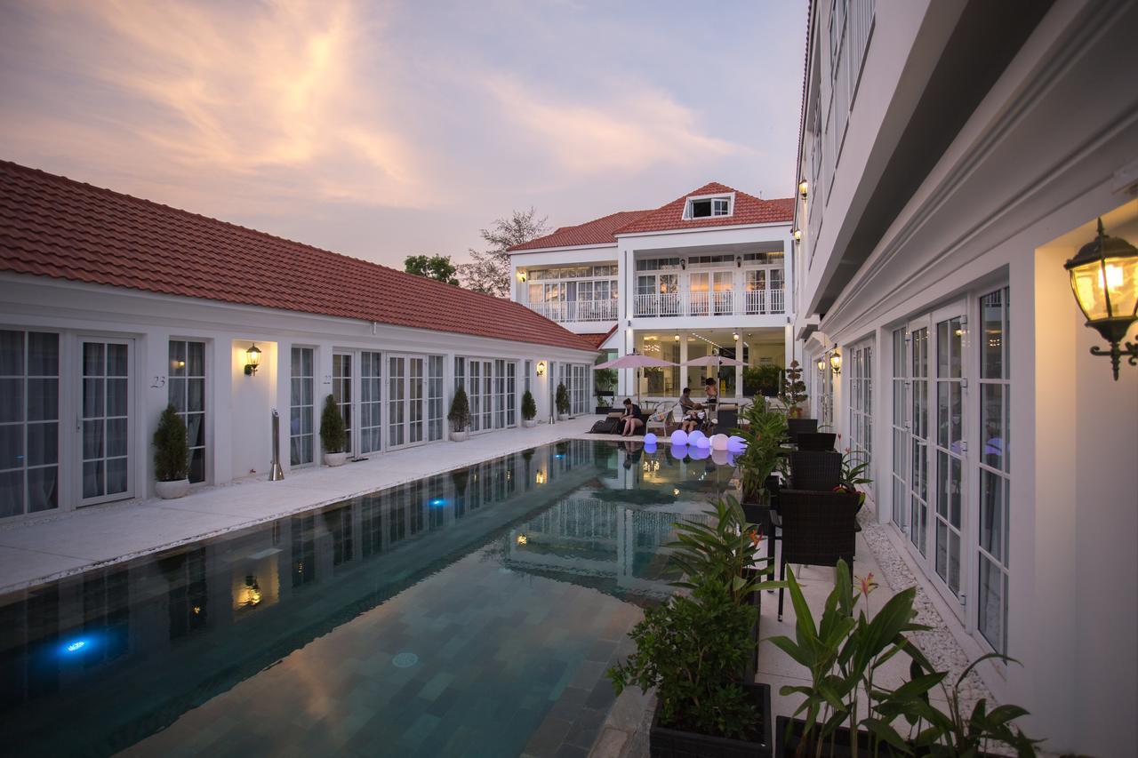 White Boutique Hotel And Residences Preăh Sihanŭk Zewnętrze zdjęcie