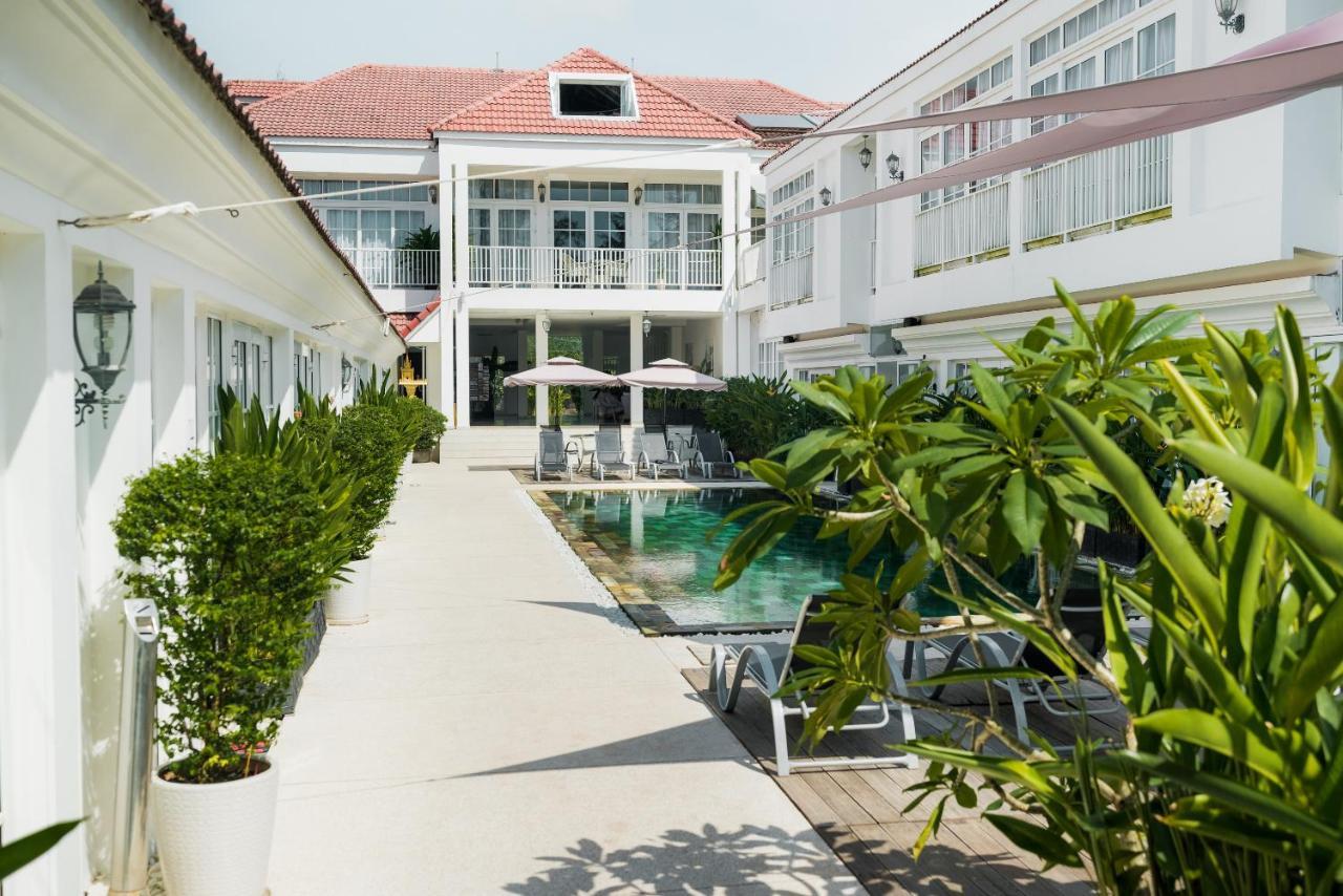 White Boutique Hotel And Residences Preăh Sihanŭk Zewnętrze zdjęcie
